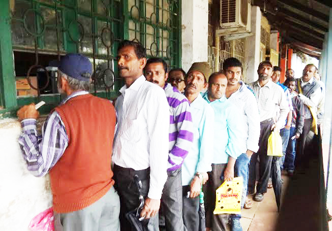 ಮಡಿಕೇರಿ  ತಹಶೀಲ್ದಾರ್  ಕಚೇರಿಯ ಅವ್ಯವಸೆ್ಥ